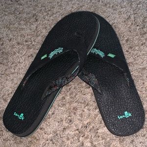Hawaiian sanuk flip flops